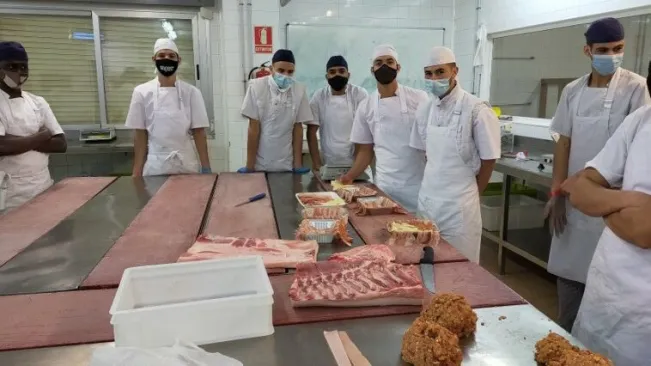 Curso de Formación de carnicería del proyecto Sendotu Aldiberean / Cáritas Bizkaia